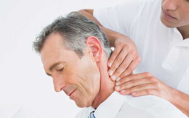 ماساژ برای درمان گردن درد عصبی